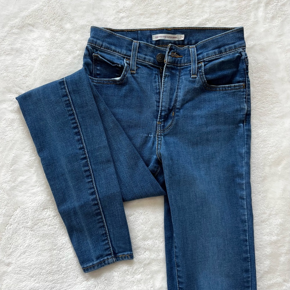 Levi's Women's Deep Blue Skinny Jeans